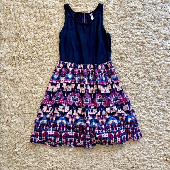 Xhilaration Dresses & Skirts - Y2K sleeveless dress M geometric